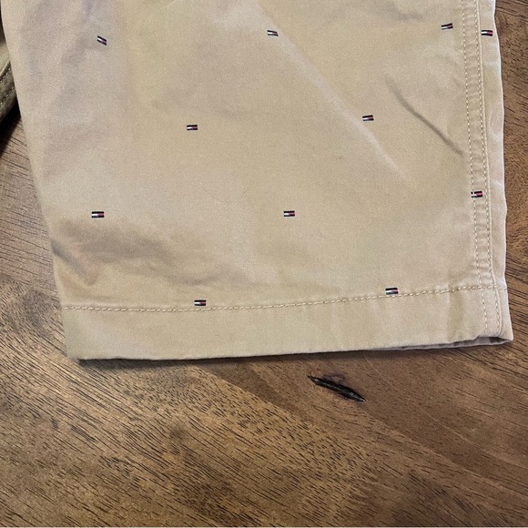Tommy Hilfiger Kids Boys Khaki Flag Chino Shorts Size 16 - Picture 11 of 12